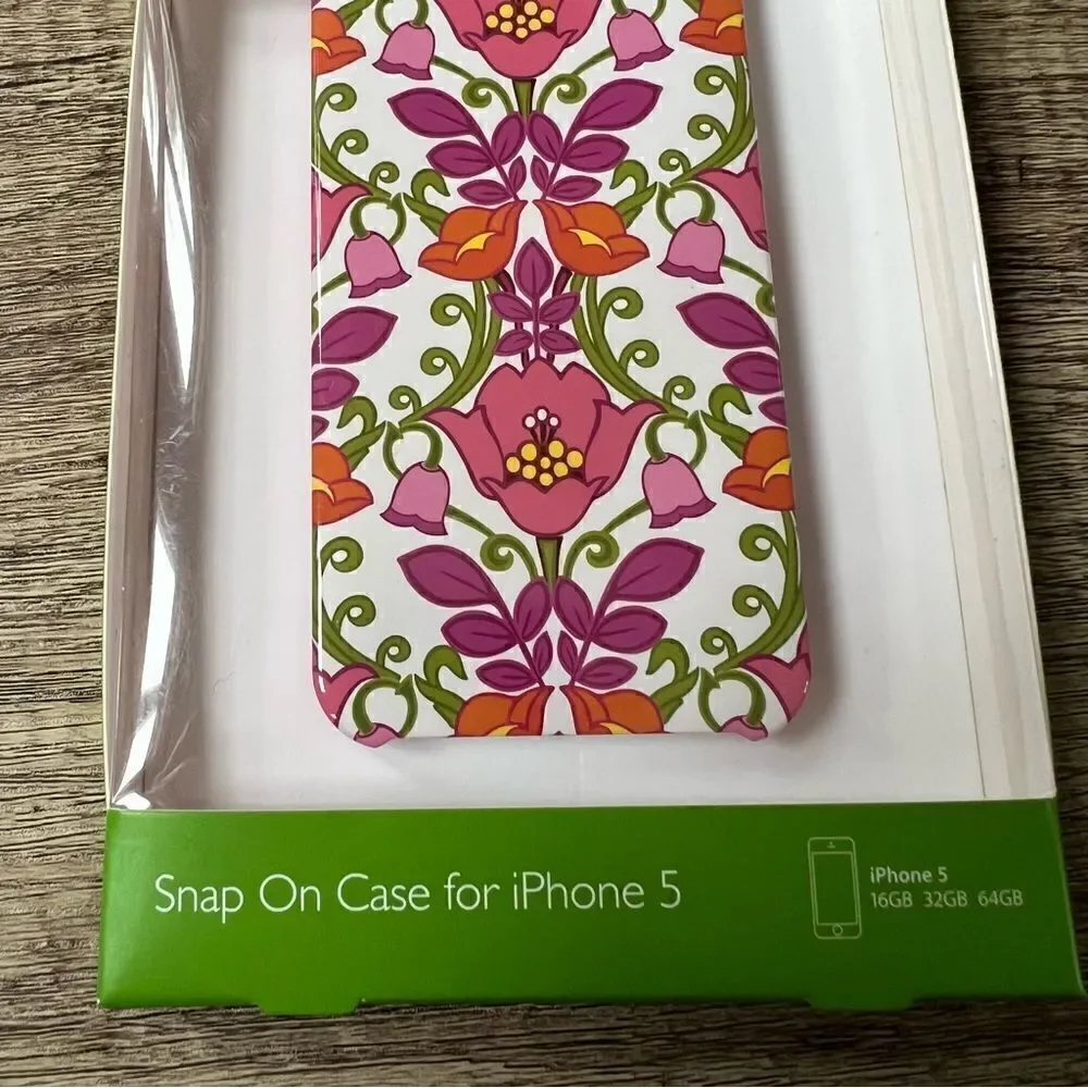 NWT Vera Bradley iPhone 5 Snap On Case Lilli Bell Floral Paisley New in Box